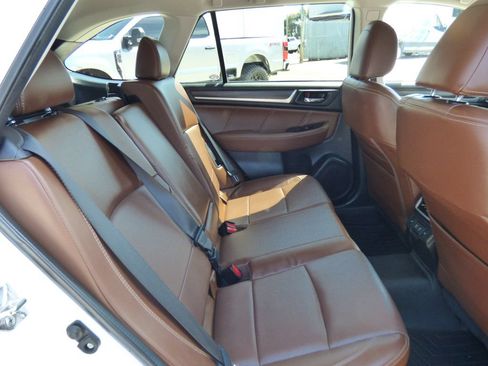 Used 2019 Subaru Outback 2.5i Touring AWD/4WD image 16