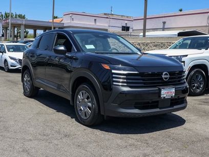 New 2025 Nissan Kicks S w/ Charging Package