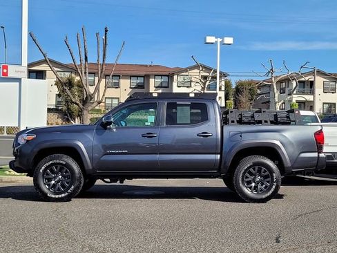 Certified 2023 Toyota Tacoma SR5 w/ Technology Package image 9
