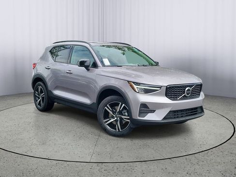 New 2026 Volvo XC40 B5 Core w/ Climate Package AWD/4WD image 1