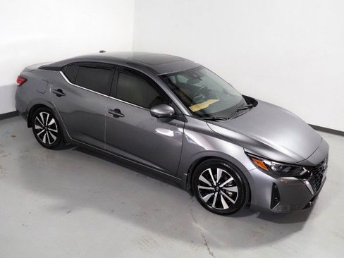 Used 2024 Nissan Sentra SV w/ SV Premium Package image 12