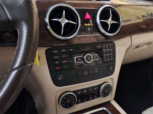 Used 2014 Mercedes-Benz GLK 350 4MATIC image 26