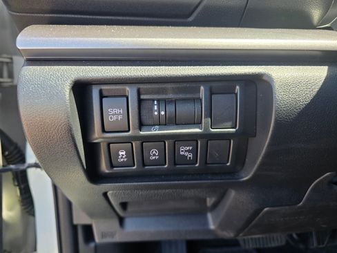 Used 2023 Subaru Crosstrek 2.5i Limited AWD/4WD image 18