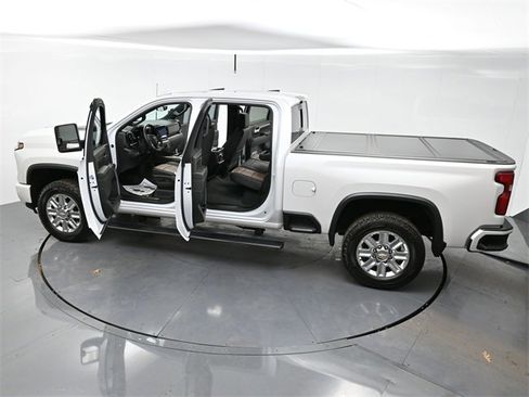 Used 2024 Chevrolet Silverado 2500 High Country w/ High Country Premium Package image 43