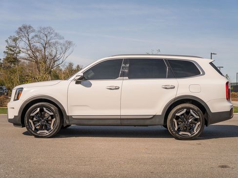 Used 2023 Kia Telluride S image 4