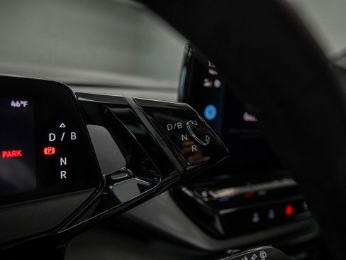 Used 2023 Volkswagen ID.4 Pro S Plus image 19