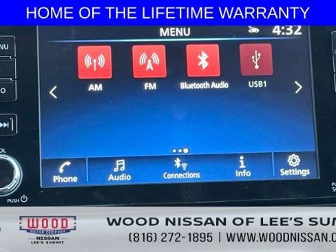 New 2025 Nissan Versa SR w/ Trunk Package image 29