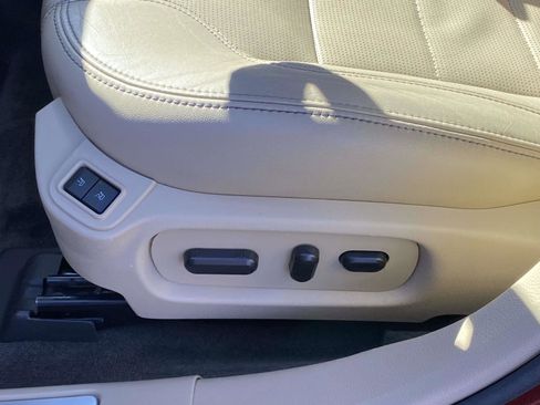 Used 2017 Ford Taurus Limited image 15