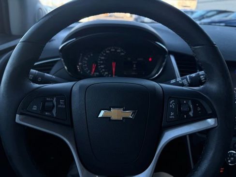 Used 2022 Chevrolet Trax LT w/ Driver Confidence Package image 22