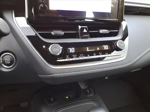 Used 2025 Toyota Corolla XSE image 24