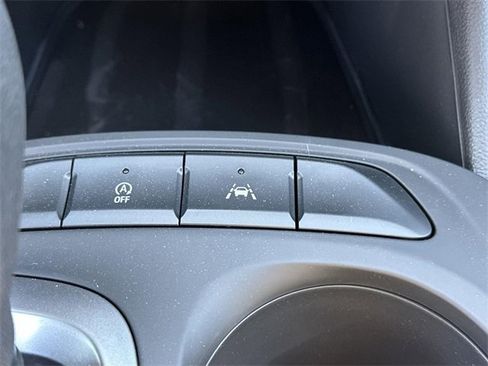 New 2025 Buick Envista Preferred image 15