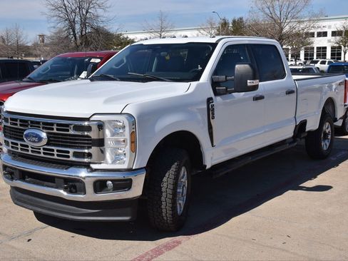 Used 2024 Ford F250 XLT w/ FX4 Off-Road Package image 2