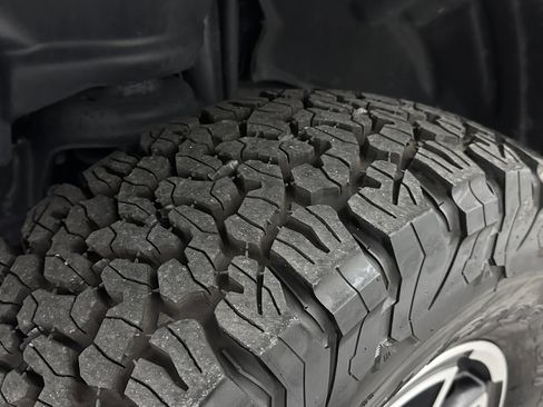 Used 2025 Jeep Wrangler Unlimited Rubicon AWD/4WD image 33