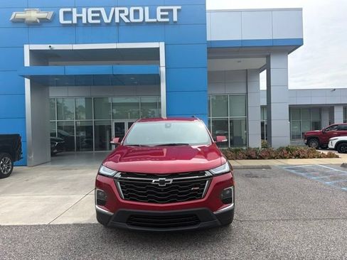 Used 2023 Chevrolet Traverse RS FWD image 2