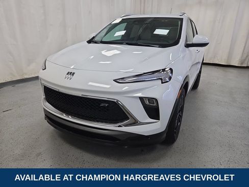 Certified 2024 Buick Encore GX Sport Touring FWD image 39