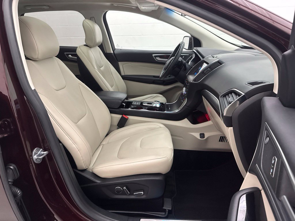 Used 2019 Ford Edge Titanium w/ Equipment Group 301A AWD/4WD image 55