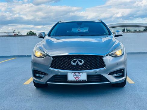Used 2017 INFINITI QX30 Premium w/ Navigation Package image 2
