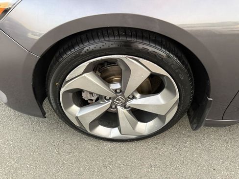 Used 2018 Honda Accord Touring image 7