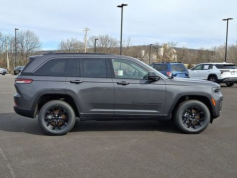 New 2026 Jeep Grand Cherokee Altitude AWD/4WD image 11