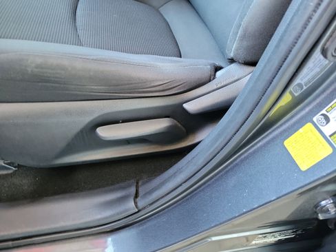 Used 2020 Toyota RAV4 LE image 14