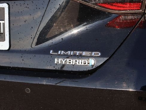 Used 2021 Toyota Avalon Limited w/ Advanced Safety Package FWD image 9