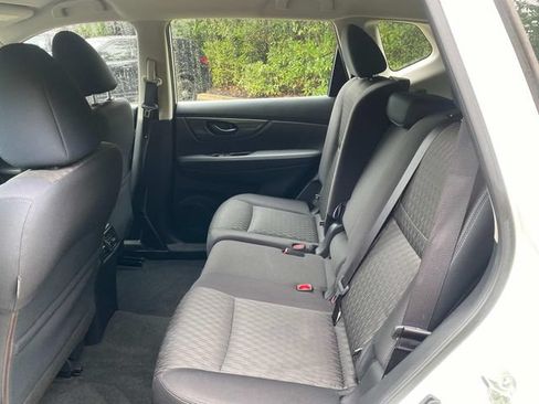Used 2020 Nissan Rogue S FWD image 9