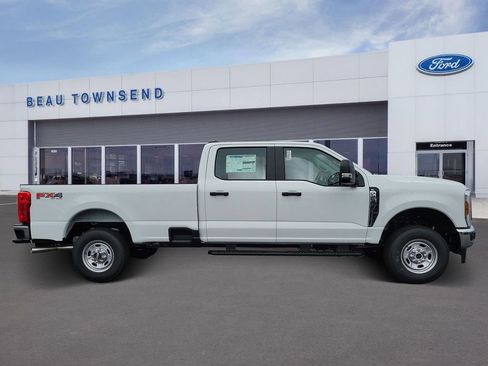 New 2026 Ford F250 XL w/ FX4 Off-Road Package image 3