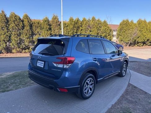 Used 2024 Subaru Forester Premium image 4