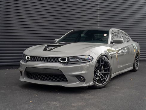 Used 2019 Dodge Charger Scat Pack w/ Daytona Edition Group RWD image 1