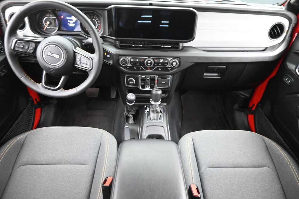 Used 2024 Jeep Gladiator Sport AWD/4WD image 15