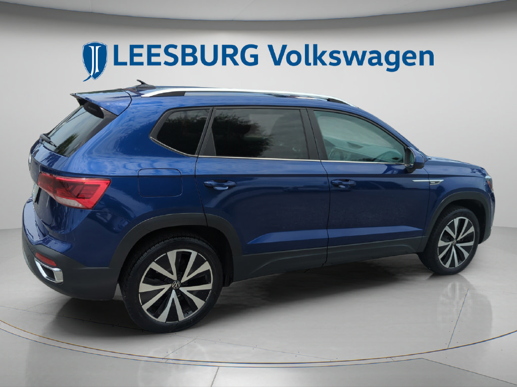 Used 2023 Volkswagen Taos SE FWD image 5