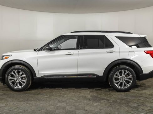 Used 2021 Ford Explorer XLT w/ Equipment Group 202A image 22