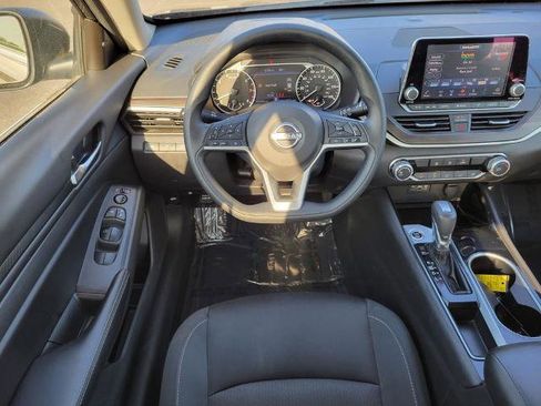 Used 2024 Nissan Altima 2.5 SV image 16