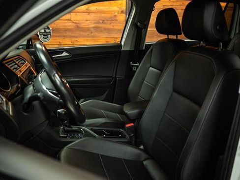 Used 2019 Volkswagen Tiguan SE image 9
