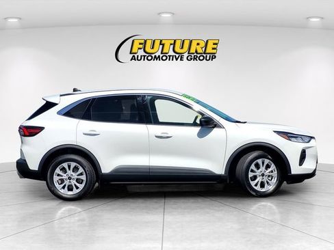 Certified 2024 Ford Escape Active FWD image 3