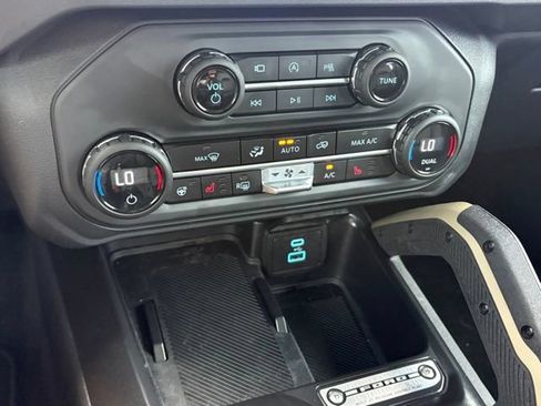 Used 2025 Ford Bronco Badlands AWD/4WD image 17