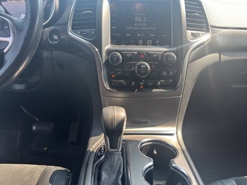 Used 2017 Jeep Grand Cherokee Altitude AWD/4WD image 21