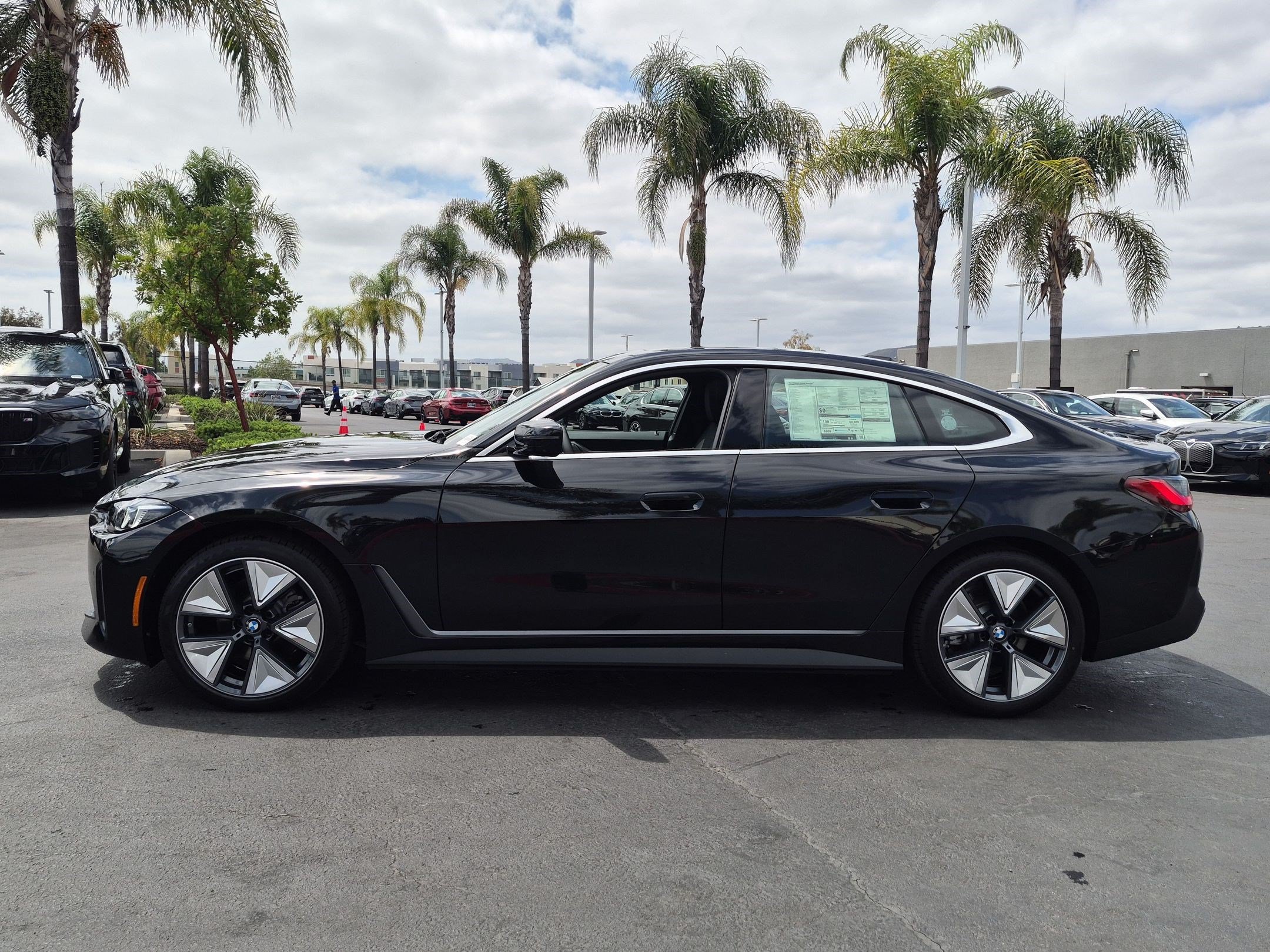 New 2026 BMW i4 eDrive40 w/ Parking Assistance Package RWD image 7