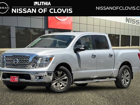 Used 2018 Nissan Titan SV w/ SV Convenience Package RWD image 1