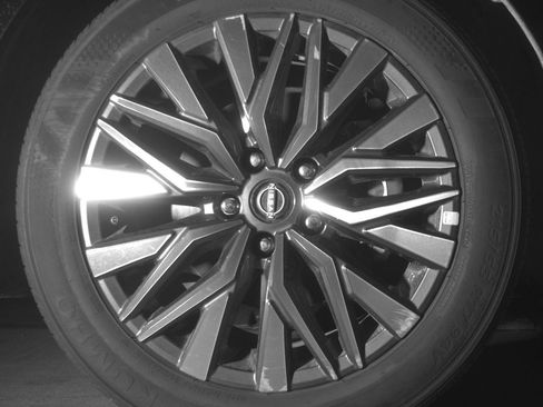 Used 2025 Nissan Altima 2.5 SV image 13