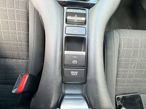 Used 2023 Honda HR-V LX image 30