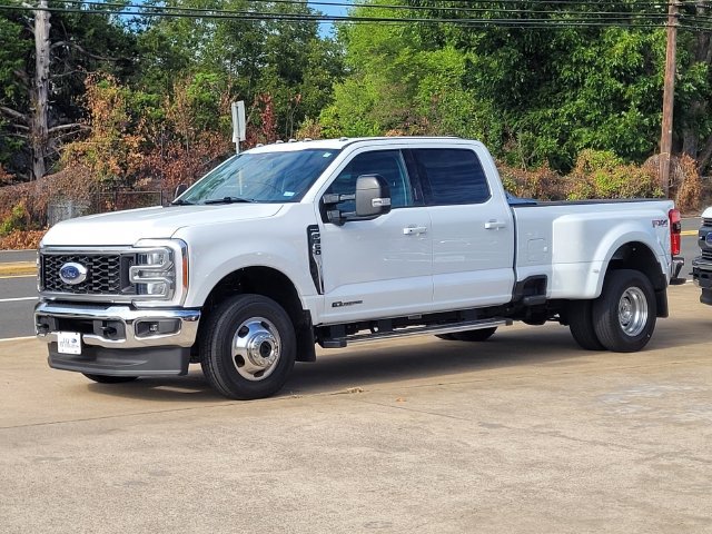 Used 2024 Ford F350 Lariat w/ FX4 Off-Road Package AWD/4WD image 3