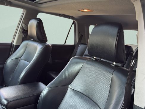 Used 2018 Toyota 4Runner Limited AWD/4WD image 18
