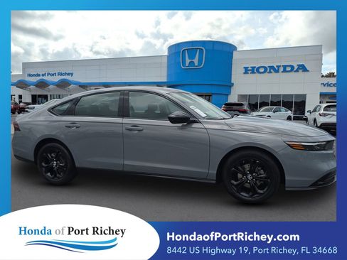 Certified 2025 Honda Accord SE image 1