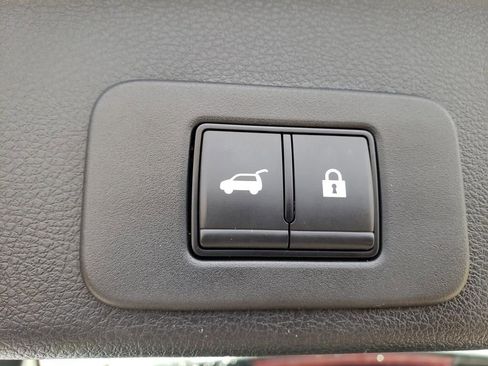 Used 2025 Nissan Murano SV image 9