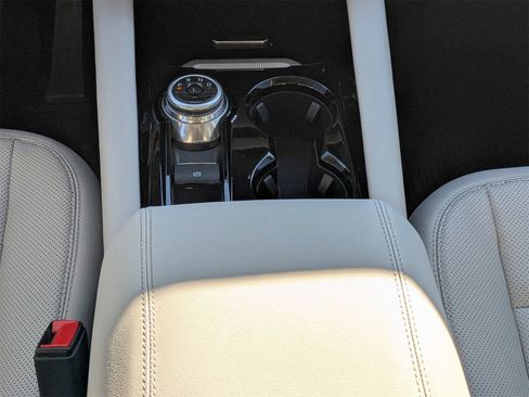 Used 2025 Ford Explorer Platinum w/ Ultimate Package image 21