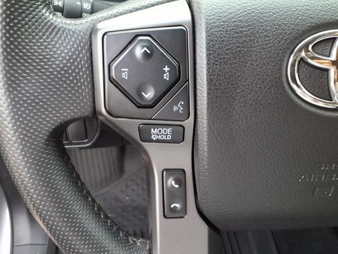 Used 2021 Toyota Tacoma TRD Off-Road w/ Technology Package AWD/4WD image 17