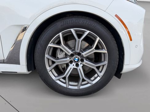 Used 2023 BMW X7 xDrive40i AWD/4WD image 9
