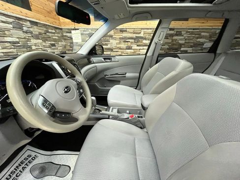 Used 2013 Subaru Forester 2.5X Premium w/ All-Weather Plus Pkg AWD/4WD image 11