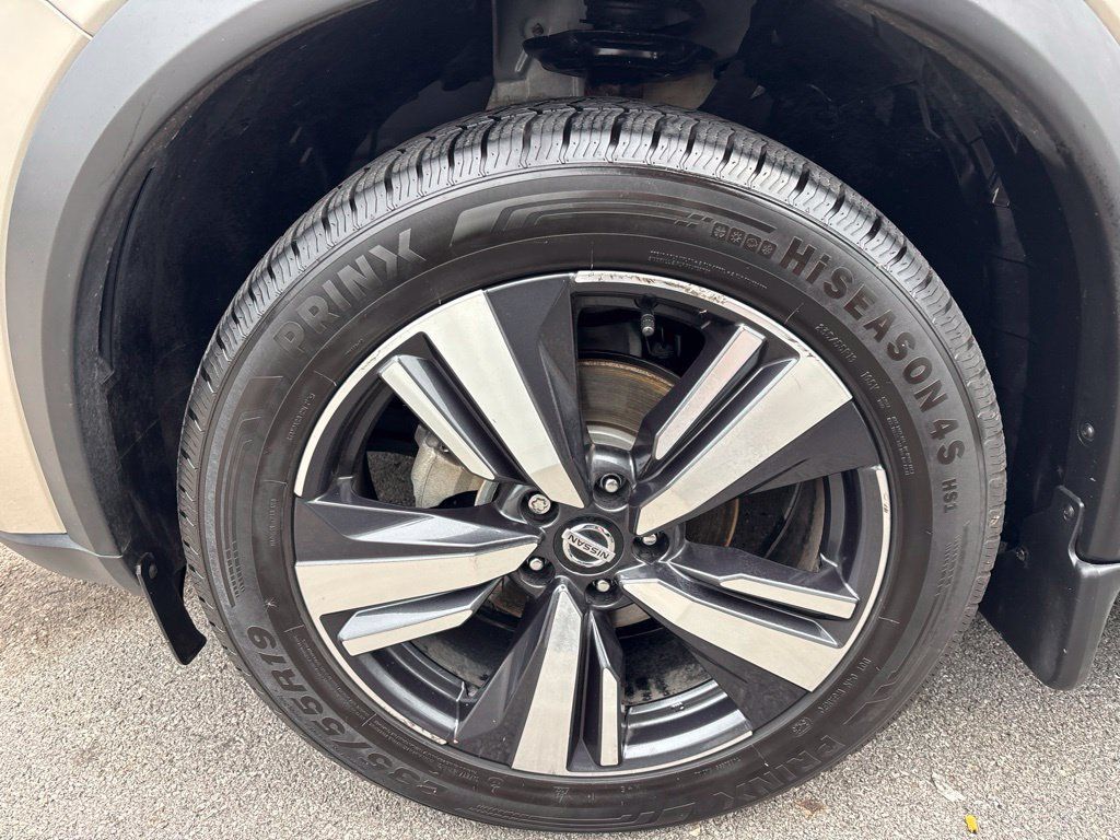 Used 2021 Nissan Rogue Platinum AWD/4WD image 12